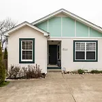 Contemporary Paradise W/ Private Bathroom