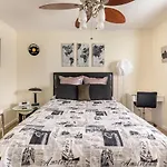 Contemporary Paradise W/ Private Bathroom Homestay *