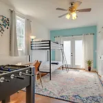 The Titan - Pet-friendly