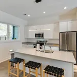 Holiday home 7 Mi To Dtwn Nashville: Modern Madison Townhome