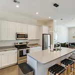 7 Mi To Dtwn Nashville: Modern Madison Townhome Holiday home *