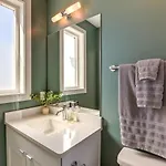7 Mi To Dtwn Nashville: Modern Madison Townhome Nashville