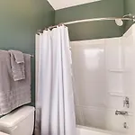 Holiday home 7 Mi To Dtwn Nashville: Modern Madison Townhome *