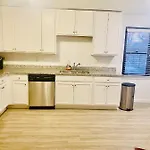 Cozy Condo, Minutes From Broadwy, Sleeps 5 * Nashville