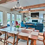 Beautiful Nashville Home Near Downtown With Hot Tub!