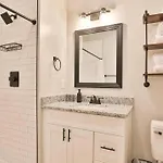 Quiet, And Cozy, Minutes From Attractions And Experiences! Nashville