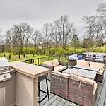 Beautiful Near Downtown W/ Hot Tub! Nashville
