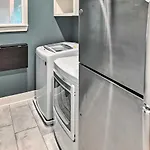 Beautiful Near Downtown W/ Hot Tub! Nashville