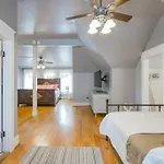 Captain's Quarters East Nashville, Tn Holiday home