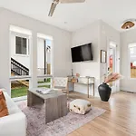 Serene Boho Chic Home-Mins To Dt