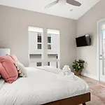 Serene Boho Chic Home-Mins To Dt