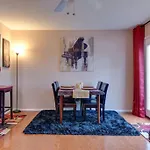 Heart Of Downtown/walk To Broadway & The Action/bars/music Venues/honky Tonks! Apartment