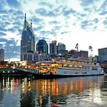 Apartment Heart Of Downtown/walk To Broadway & The Action/bars/music Venues/honky Tonks! *