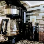 Entirely Private 2 King Bedroom Guest Suite W/ Full Kitchen In Donelson