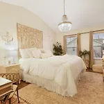 Relax In Style Near The Heart Of Music Holiday home *