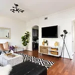 Relax In Style Near The Heart Of Music *