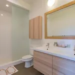 Luxe Two Bedroom Penthouse With Skyline Views, Internet, Gym *