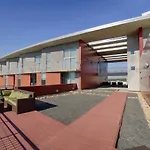 Holiday home Luxe Two Bedroom Penthouse With Skyline Views, Internet, Gym