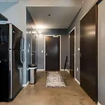 Sleek And Spacious In East! Nashville