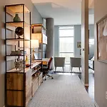 Holiday home Smart, Stylish Music - Concierge, Restaurants, Gym, Rooftop Patio, Parking Nashville