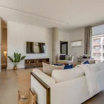 Amazing 2 Bd 4th Floor With Spectacular Views *