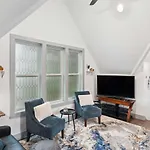 Apartment Vacation Near Bridgestone Arena!