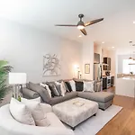 Holiday home Luxury Townhome Skyline Views Mins To Dt