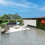 Bluebird Karaoke-16 Beds-Games-Rooftop City Views
