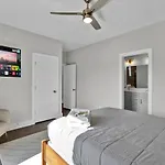 Experience Nashville Luxury, Book Today!