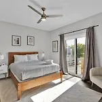 Experience Nashville Luxury, Book Today!