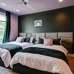 Close To The Gulch - Book Today
