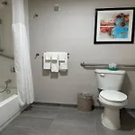 Hilton Garden Airport Hotel 3*