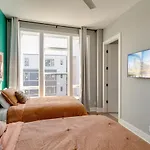 Mega Home - 24 Beds And Karaoke