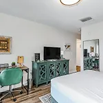 1062 Riverfront