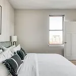 Apartment Cozysuites Music Row Spacious 2br In Nashville! 01 *