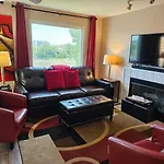 New Listing! Gorgeous Downtown Walk To On The River #3