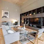Lux Living In 6th Floor Located In East Minutes To Downtown Nashville