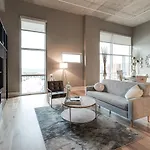 Lux Living In 6th Floor Located In East Minutes To Downtown Holiday home *