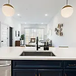Modern East 3 Miles To Downtown *
