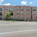 Apartment Tranquil Haven Close To Broadway With Free Parking