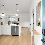 Near Downtown Broadway & Stadium With Free Parking *