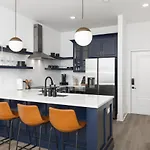 Modern East 3 Miles To Downtown Apartment *