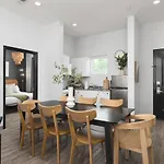 Modern Comfort Only 2 Mile To Downtown Broadway Apartment *