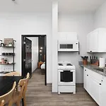 Modern Comfort Only 2 Mile To Downtown Broadway Apartment *