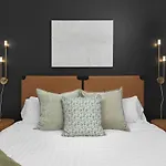 Apartment Modern Comfort Only 2 Mile To Downtown Broadway *