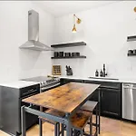 Apartment Near Downtown Broadway & Stadium - Free Parking Nashville