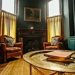 Henrie House I Luxury 4br Downtown Historic Gem With Library & Patio