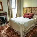 Henrie House I Luxury 4br Downtown Historic Gem With Library & Patio Holiday home