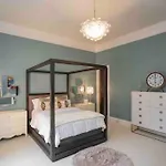 Holiday home Supreme Luxury For Discerning Tastes *