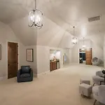 Supreme Luxury For Discerning Tastes Holiday home *